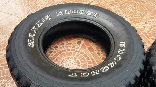 ขายยางมัด maxxis buckshot 265/75/16 ปี 12 จำนวน 1 ชุด 3500