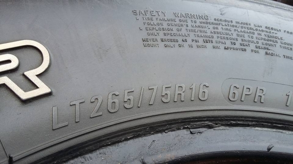 ขายยางมัด maxxis buckshot 265/75/16 ปี 12 จำนวน 1 ชุด 3500