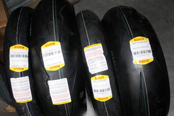 Pirelli Supercorsa SC - SPสายฟ้า 110 - 200 ไม่แพง พร้อมใบรับประกัน 1 ปี