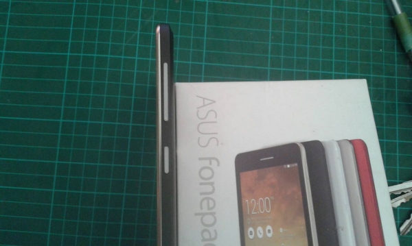 โทรศัพท์asua 2 ซิม 7 นิ้วประกันเหลือ 8 เดือน