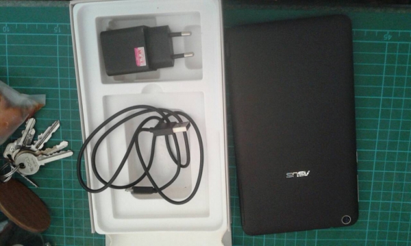 โทรศัพท์asua 2 ซิม 7 นิ้วประกันเหลือ 8 เดือน