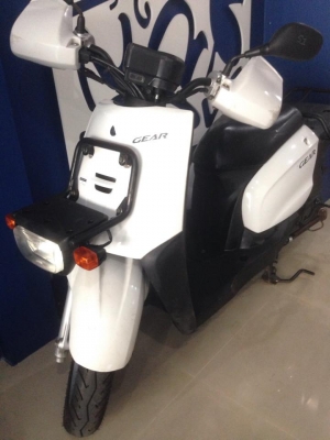 Yamaha Gear 50cc 4จังหวะ สีขาว บรรทุกของสบาย Yamaha Gear 50cc 4จังหวะ สีขาว บรรทุกของสบาย