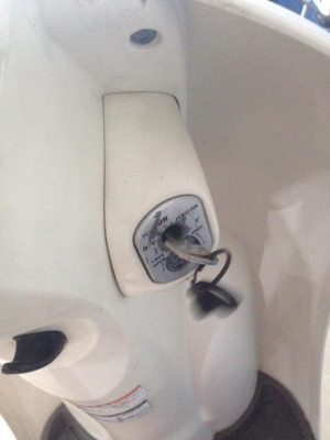 Honda scoopy crea 50cc 4จังหวะ สีขาวแดง Honda scoopy crea 50cc 4จังหวะ สีขาวแดง