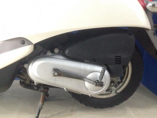 Honda scoopy crea 50cc 4จังหวะ สีขาวแดง Honda scoopy crea 50cc 4จังหวะ สีขาวแดง