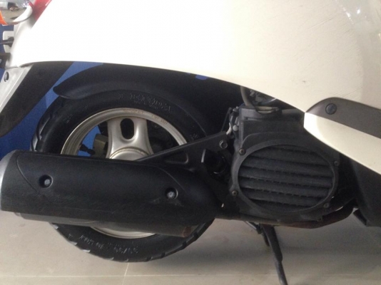 Honda scoopy crea 50cc 4จังหวะ สีขาวแดง Honda scoopy crea 50cc 4จังหวะ สีขาวแดง