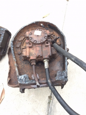 ขายมอเตอร์ตัวเดินSK200-3และPc30มือสองญี่ปุ่นตัดบอดี้มา