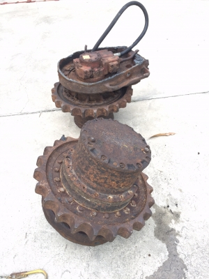 ขายมอเตอร์ตัวเดินSK200-3และPc30มือสองญี่ปุ่นตัดบอดี้มา