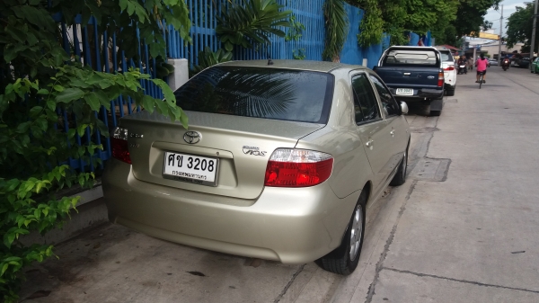 .Toyota  vios 1.5j ปี2004.ใช่น้อยมือเดียว ทะเบียน+ประกันพร้อม ช่วงล่างแน่นเหมือนรถใหม่