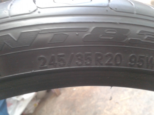 ขาย ยาง nitio 245/35/20 ปี 2012 1 คู่