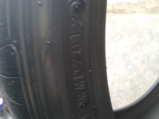 ขาย ยาง nitio 245/35/20 ปี 2012 1 คู่