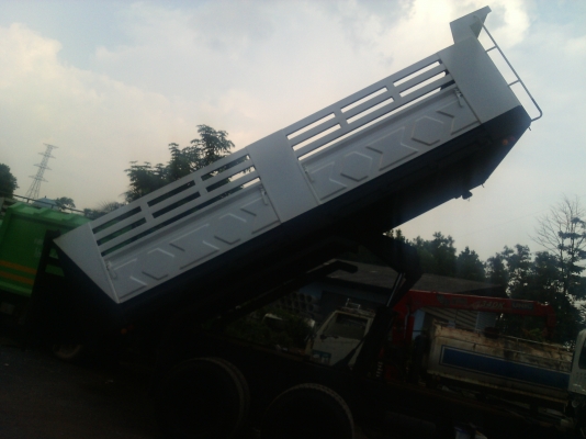 ขายกระบะดั้มพ์ใหม่ๆพร้อมอุปกรณ์ครบชุด ของสามมิตรทั้งใบยกเว้นแผงข้างกับฝาท้ายครับ (ทีมงานรถคุณภาพ)