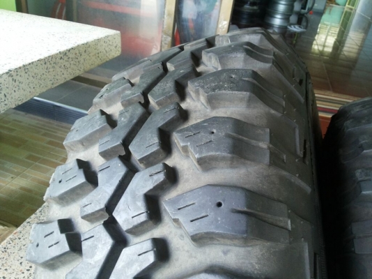 ล้อลาย rock crawler 51 พร้อมยาง mud ปี 2015 สภาพเหมือนป้ายแดง