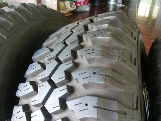 ล้อลาย rock crawler 51 พร้อมยาง mud ปี 2015 สภาพเหมือนป้ายแดง