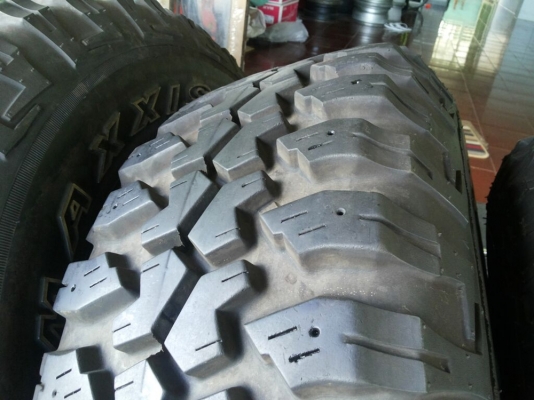 ล้อลาย rock crawler 51 พร้อมยาง mud ปี 2015 สภาพเหมือนป้ายแดง