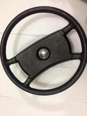 ขายพวงมาลัย หนังแท้ BENZ W123 W126