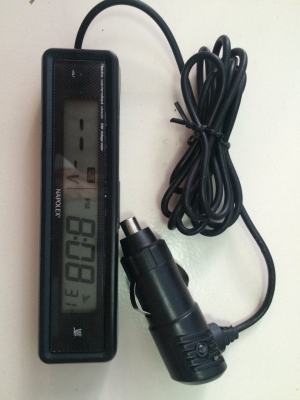 วัดVolt นาฬิกา มีเตือนเมื่อvolt ลงต่ำกว่าเกณฑ์ ที่กำหนด สีไฟมี2สี มือ2 ญี่ปุ่น