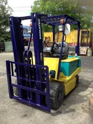 +++ ขายโฟล์คลิฟท์ไฟฟ้านั่งขับ  KOMATSU  2.5  ตัน  รุ่น  EX-7   แบตเตอรี่  550  Ah   เสา  3  เมตร ฟูลฟรีเข้าตู้   งา  1,070  มม.  ยางตันครับ