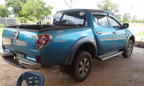 MITSU TRITON 2.5 4X4 ห้างแท้ปี49 โฟวีลใช้ได้ดี แถมยางโฟอีก 4 เส้น MITSU TRITON 2.5 4X4 ห้างแท้ปี49 โฟวีลใช้ได้ดี แถมยางโฟอีก 4 เส้น