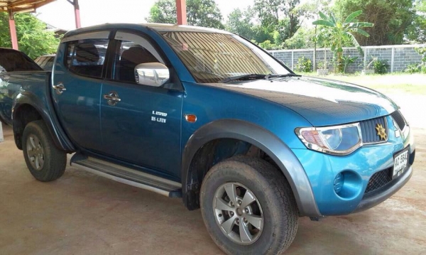 MITSU TRITON 2.5 4X4 ห้างแท้ปี49 โฟวีลใช้ได้ดี แถมยางโฟอีก 4 เส้น MITSU TRITON 2.5 4X4 ห้างแท้ปี49 โฟวีลใช้ได้ดี แถมยางโฟอีก 4 เส้น