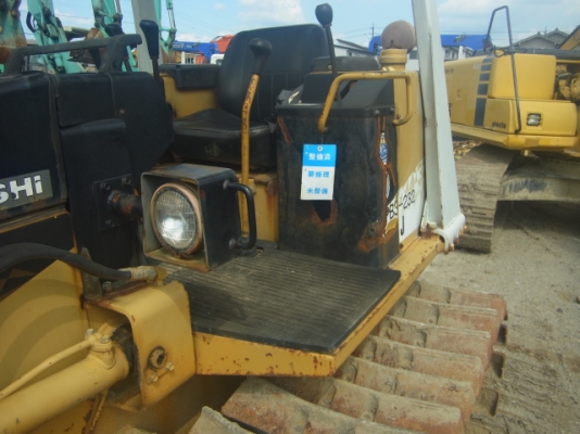 ขายด่วน รถแทรกเตอร์ MITSUBISHI  BD2J  รุ่นใหม่  ใช้งานน้อย   ใบมีดสไลด์  6  ทิศทาง   ตีนตะขาบ   สภาพสวย  สนใจโทร  089-7462641  สุวรรณี  จ้า