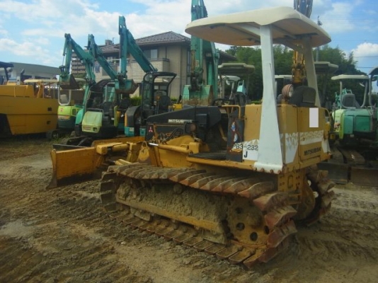 ขายด่วน รถแทรกเตอร์ MITSUBISHI  BD2J  รุ่นใหม่  ใช้งานน้อย   ใบมีดสไลด์  6  ทิศทาง   ตีนตะขาบ   สภาพสวย  สนใจโทร  089-7462641  สุวรรณี  จ้า