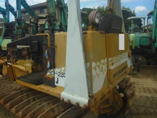 ขายด่วน รถแทรกเตอร์ MITSUBISHI  BD2J  รุ่นใหม่  ใช้งานน้อย   ใบมีดสไลด์  6  ทิศทาง   ตีนตะขาบ   สภาพสวย  สนใจโทร  089-7462641  สุวรรณี  จ้า