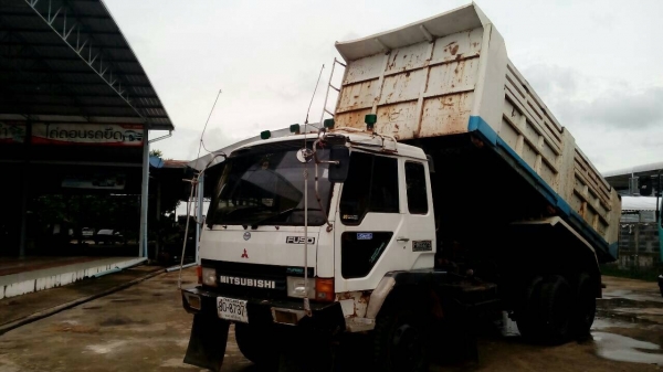 สิบล้อดั้ม