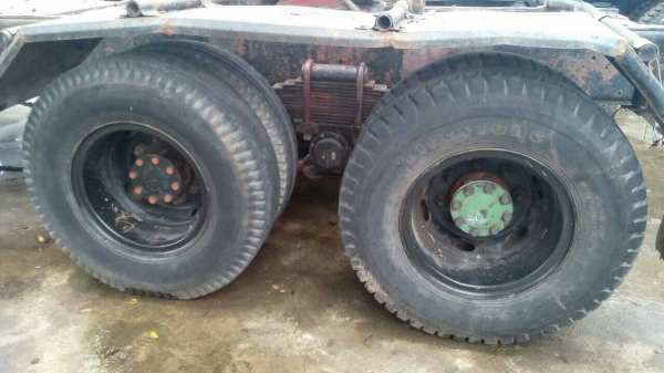 สิบล้อดั้ม