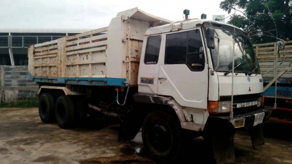 สิบล้อดั้ม