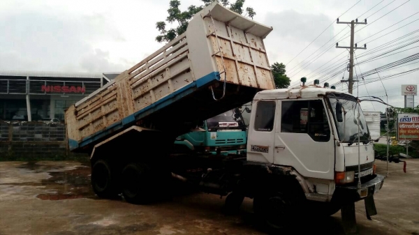 สิบล้อดั้ม