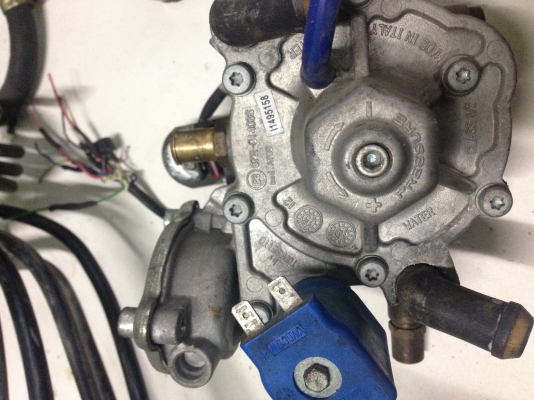 ขายชุดแก๊ส LPG  ราคาถูกสภาพใหม่  0923752275, 0804444881