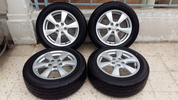 ขายล้อแม็ก toyota estima 17""&times;7" et50 5 รู 114.3 พร้อมยางปี13 สนใจติดต่อเล็กคลองสามครับ 081-3747940
