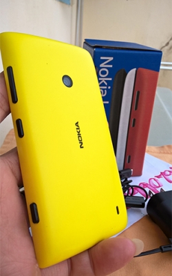 nokia lumia 520 สีเหลืองครบกล่องสภาพสวย ลง WP8.1