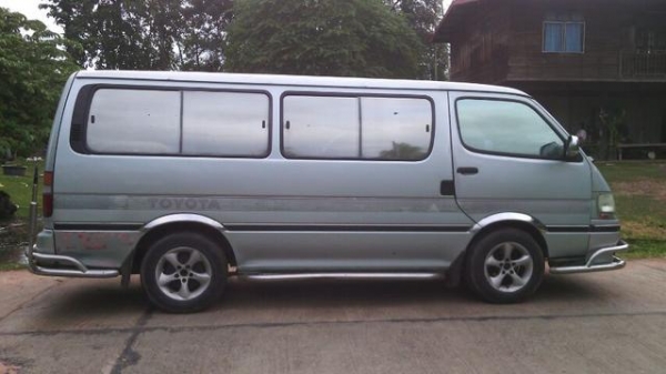 รถตู้หัวจรวด รถตู้หัวจรวด