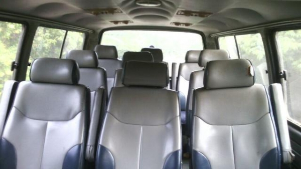 รถตู้หัวจรวด รถตู้หัวจรวด