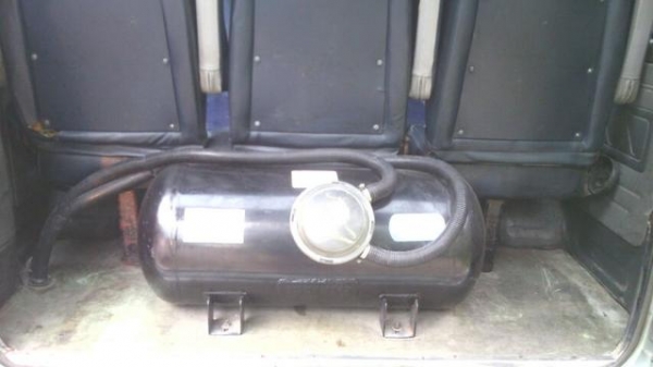 รถตู้หัวจรวด รถตู้หัวจรวด