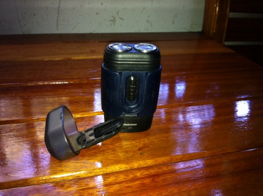 เครื่องโกนหนวดไฟฟ้าPHILIPS ใบมีดสแตนเลสรอบจัด เครื่องโกนหนวดไฟฟ้าPHILIPS ใบมีดสแตนเลสรอบจัด