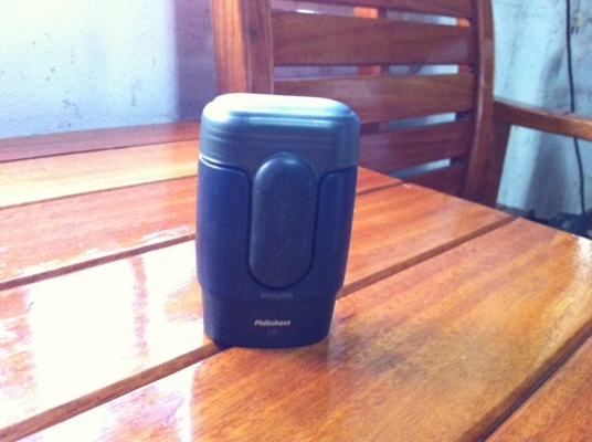 เครื่องโกนหนวดไฟฟ้าPHILIPS ใบมีดสแตนเลสรอบจัด เครื่องโกนหนวดไฟฟ้าPHILIPS ใบมีดสแตนเลสรอบจัด