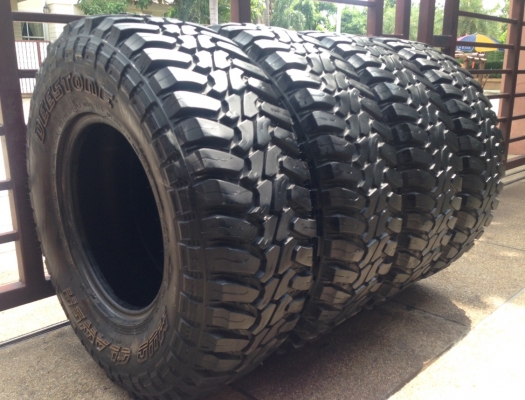 ยาง Mud Deestone 31 10.5 R15 กลางปี12 ราคาไม่แพง