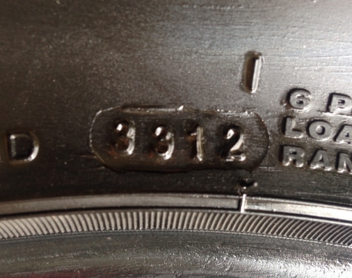 ยาง Mud Deestone 31 10.5 R15 กลางปี12 ราคาไม่แพง