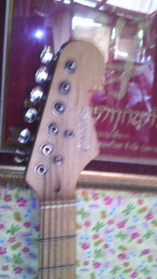 ขายด่วน....กีตาร์ไฟฟ้า....3500 ต่อรองได้ ขายด่วน....กีตาร์ไฟฟ้า....3500 ต่อรองได้