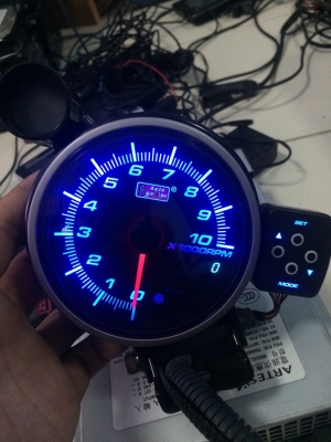 เกจวัดรอบ 4 นิ้ว Auto Gauge แท้ หน้าดำ ดิจิตอล ไฟเปลี่ยนได้3สี พร้อมชิบไลท์ สายครบ สภาพสวย มือ2 ญี่ปุ่น