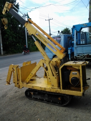 ต้องการขายด่วนรถเครนยกของเดินได้