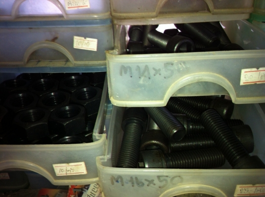 พุกตะกั่ว พุกเหล็ก แหวน น๊อตมิลชุบแข็ง สกรูกระเบื้องหลังคารุ่นเก่า ล้อเหล็ก ล้อยาง