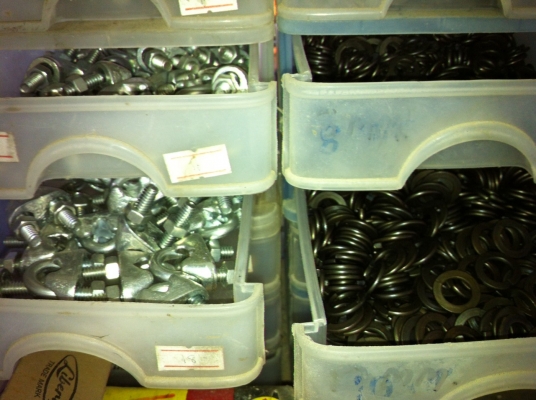 พุกตะกั่ว พุกเหล็ก แหวน น๊อตมิลชุบแข็ง สกรูกระเบื้องหลังคารุ่นเก่า ล้อเหล็ก ล้อยาง