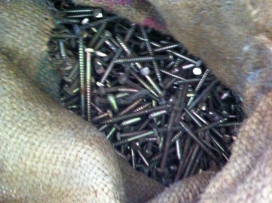 พุกตะกั่ว พุกเหล็ก แหวน น๊อตมิลชุบแข็ง สกรูกระเบื้องหลังคารุ่นเก่า ล้อเหล็ก ล้อยาง