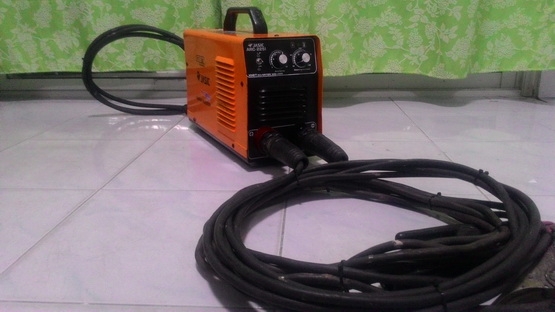 เครื่องเชื่อมไฟฟ้า  JASIC ARC225i  IGBT สภาพดีอุปกรณ์ครบพร้อมใช้งานครับ( มาเพิ่มอีกตัวครับ)