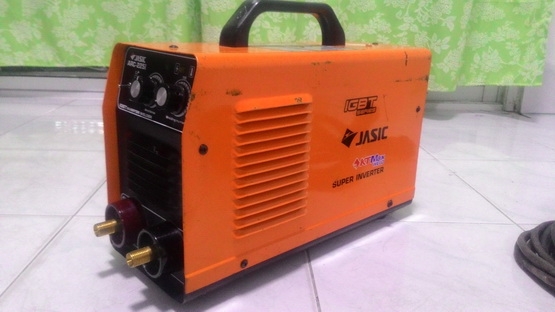 เครื่องเชื่อมไฟฟ้า  JASIC ARC225i  IGBT สภาพดีอุปกรณ์ครบพร้อมใช้งานครับ( มาเพิ่มอีกตัวครับ)