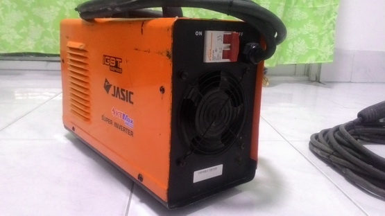 เครื่องเชื่อมไฟฟ้า  JASIC ARC225i  IGBT สภาพดีอุปกรณ์ครบพร้อมใช้งานครับ( มาเพิ่มอีกตัวครับ)