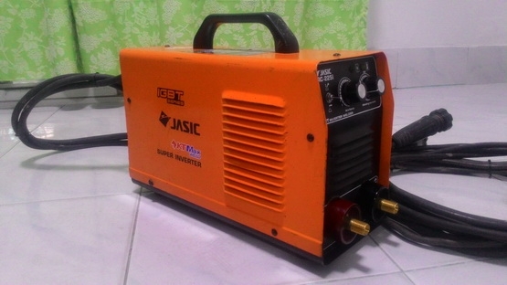 เครื่องเชื่อมไฟฟ้า  JASIC ARC225i  IGBT สภาพดีอุปกรณ์ครบพร้อมใช้งานครับ( มาเพิ่มอีกตัวครับ)